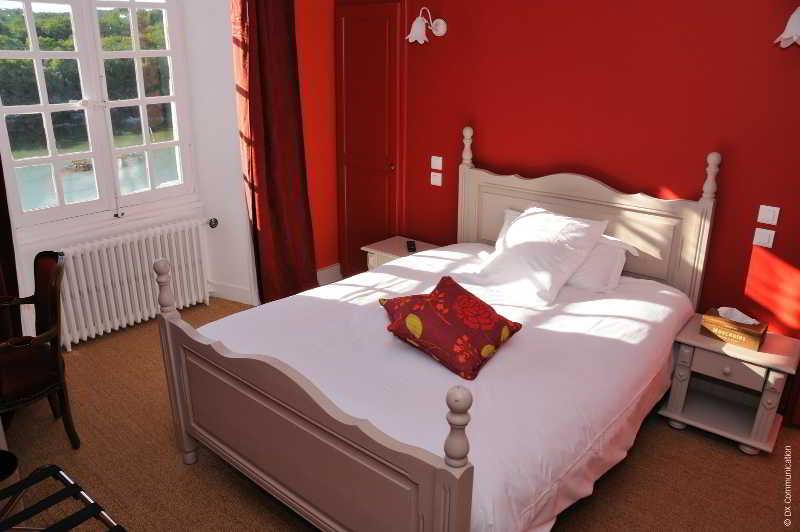 Logis Hotels Domaine Du Chatelard Dirac Εξωτερικό φωτογραφία