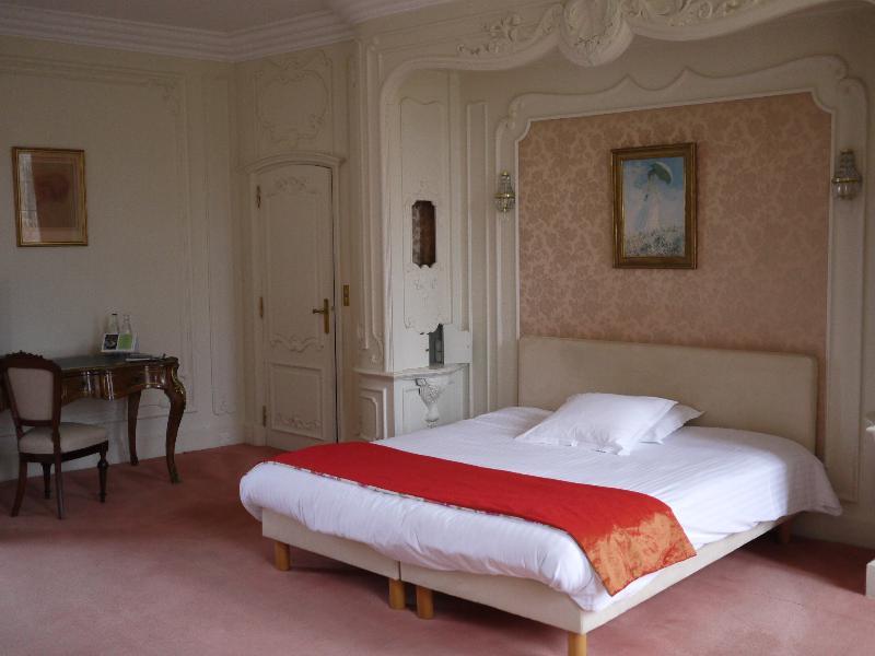 Logis Hotels Domaine Du Chatelard Dirac Εξωτερικό φωτογραφία